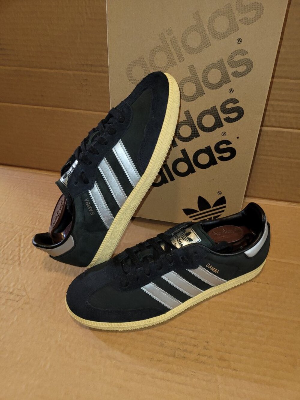 Adidas Originals Women's Black/Silver/Yellow Samba OG Sneakers IE8128 Size 8.5 - Picture 4 of 16